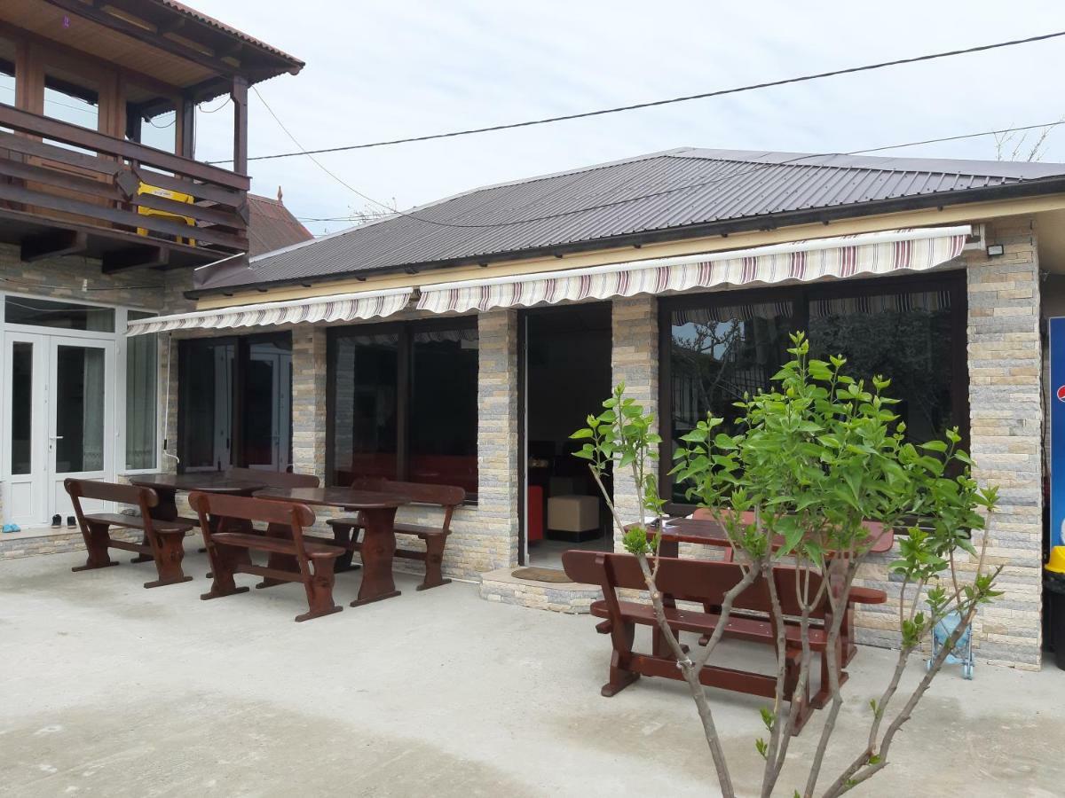 La Babusca Hotel Două Mai Екстериор снимка